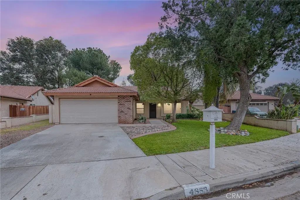 4883 Newport Lane, Riverside