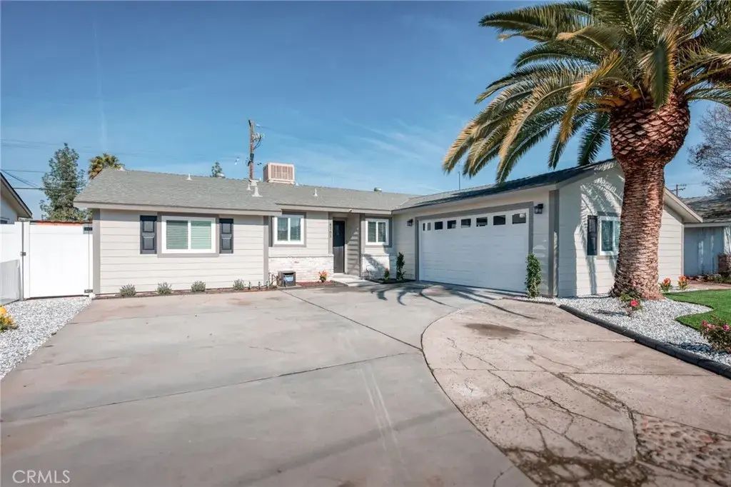 4161 E Holland, Fresno