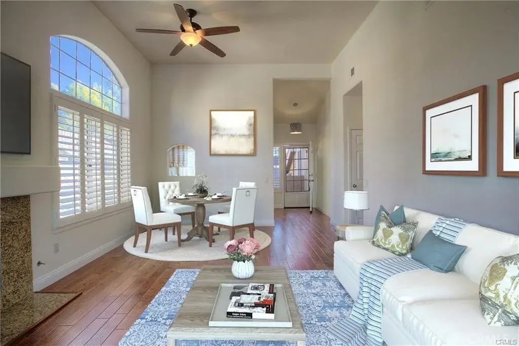 118 Gauguin, Aliso Viejo