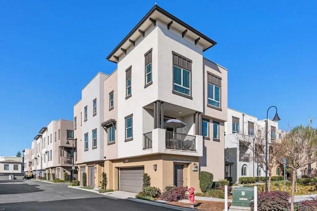 2233 Solara Lane, Vista