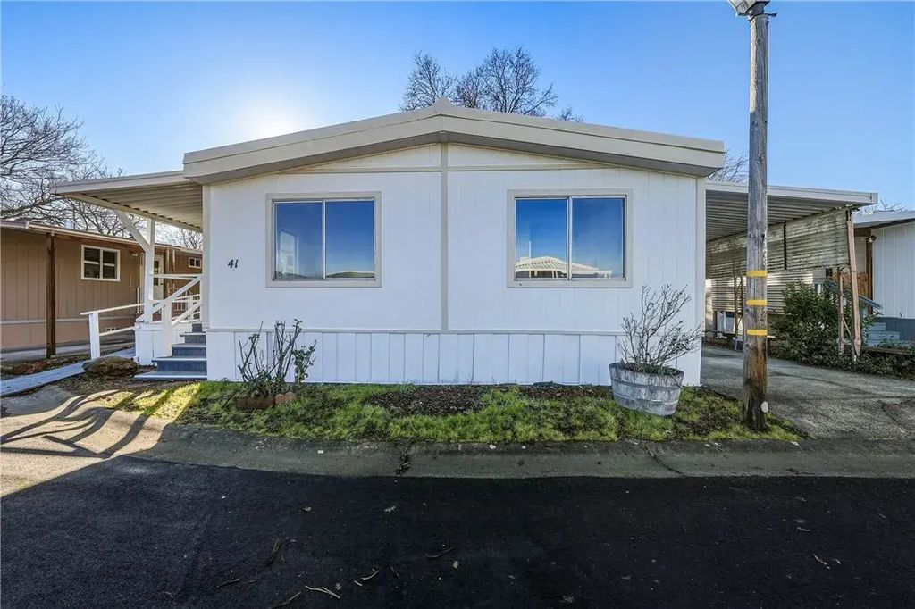1025 Martin 41, Lakeport