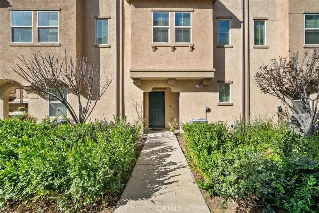 7214 N Chestnut, Van Nuys