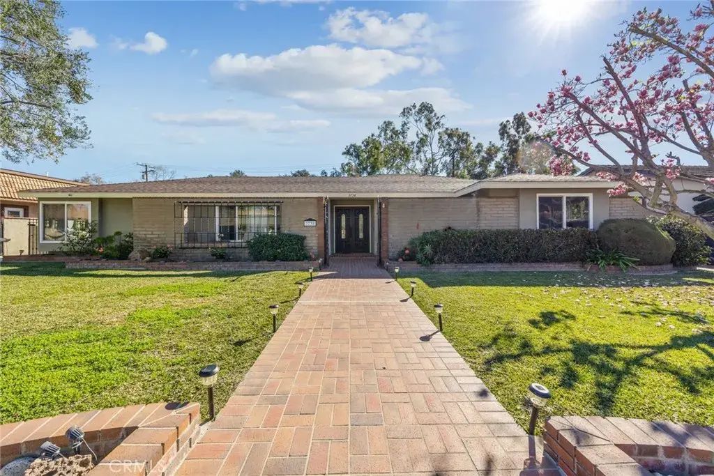 3738 N Woodhurst, Covina