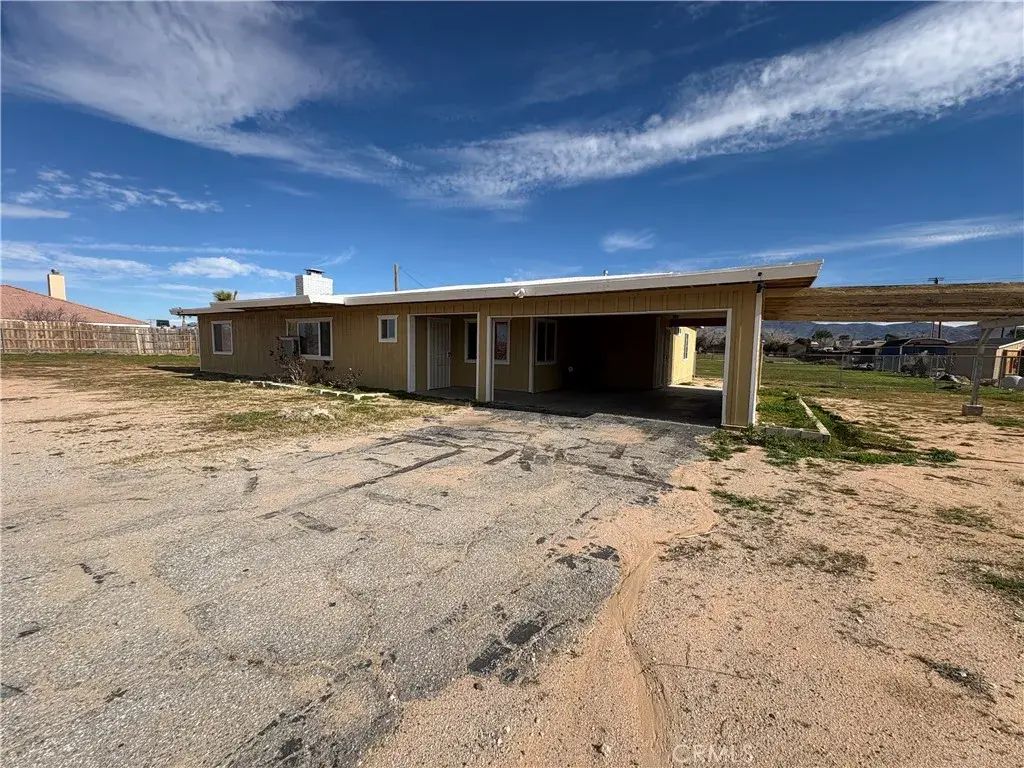 14027 Navajo, Apple Valley