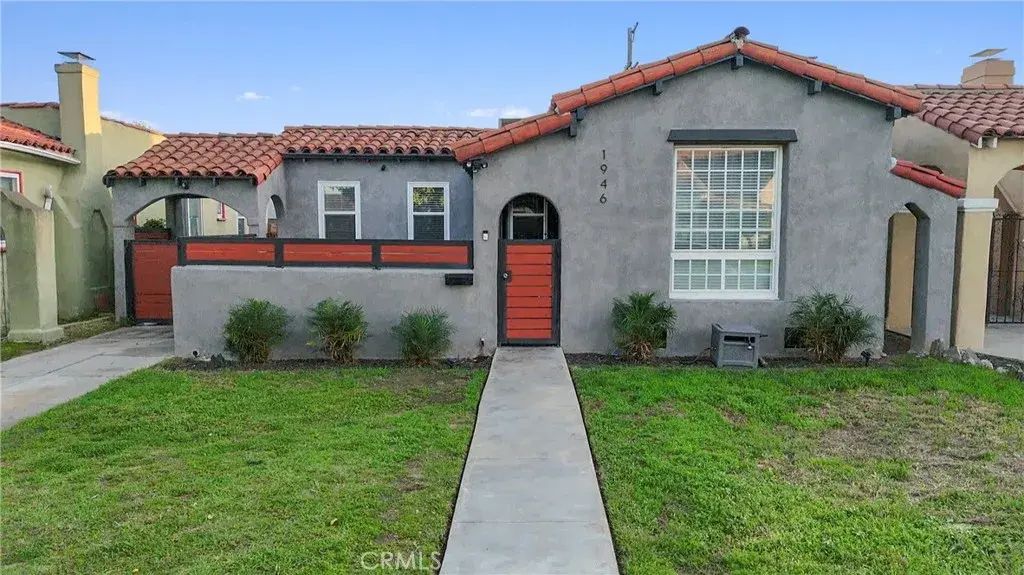 1946 W 85th, Los Angeles