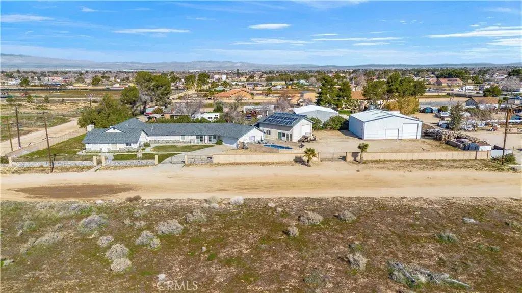 2051 W Avenue L8, Lancaster