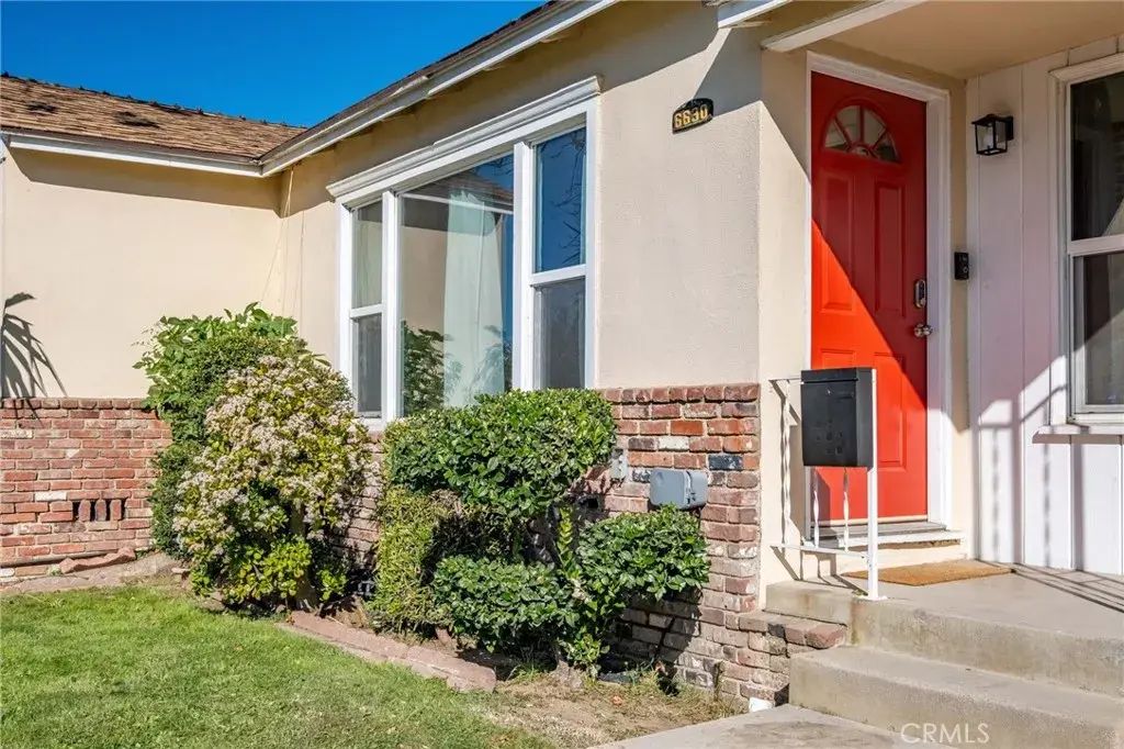 6630 Mclennan, Lake Balboa