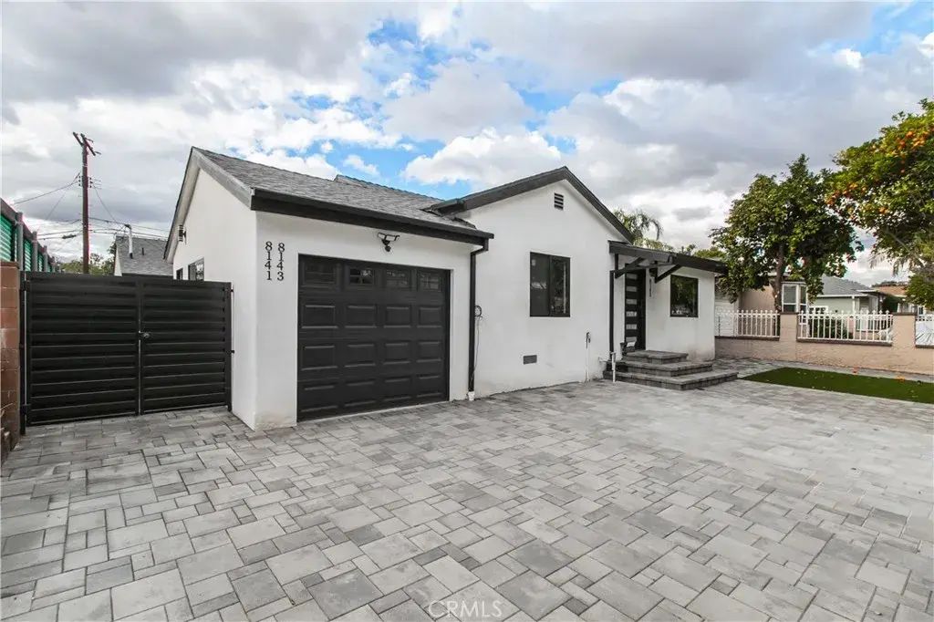 8143 Hazeltine, Panorama City