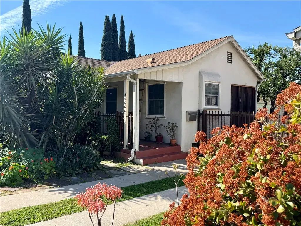 4064 Perlita, Los Angeles