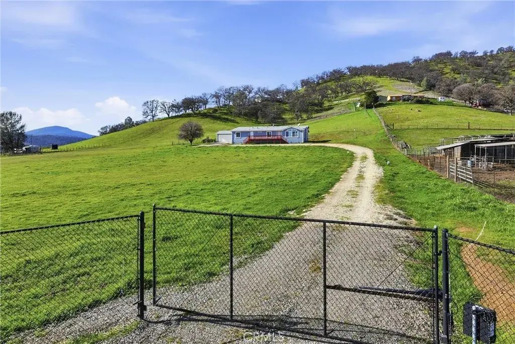 2805 Smith Lane, Clearlake