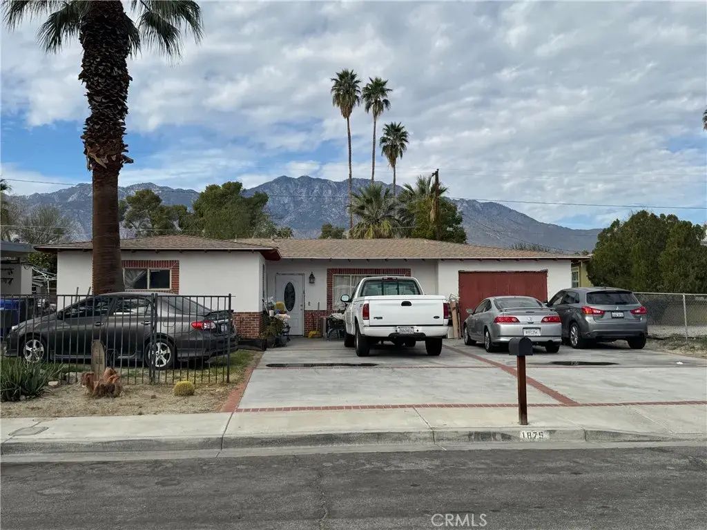 1875 Lawrence, Palm Springs