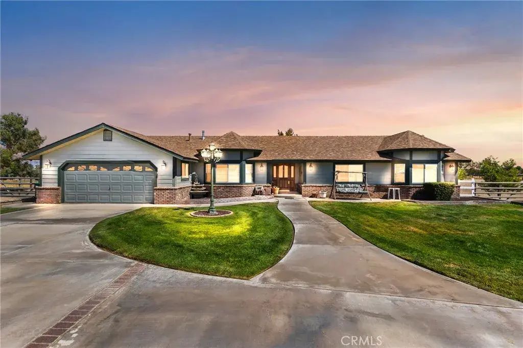 8727 W Avenue E12, Lancaster