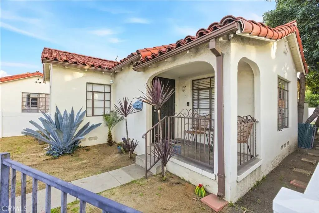 176 W Orange Grove, Pomona