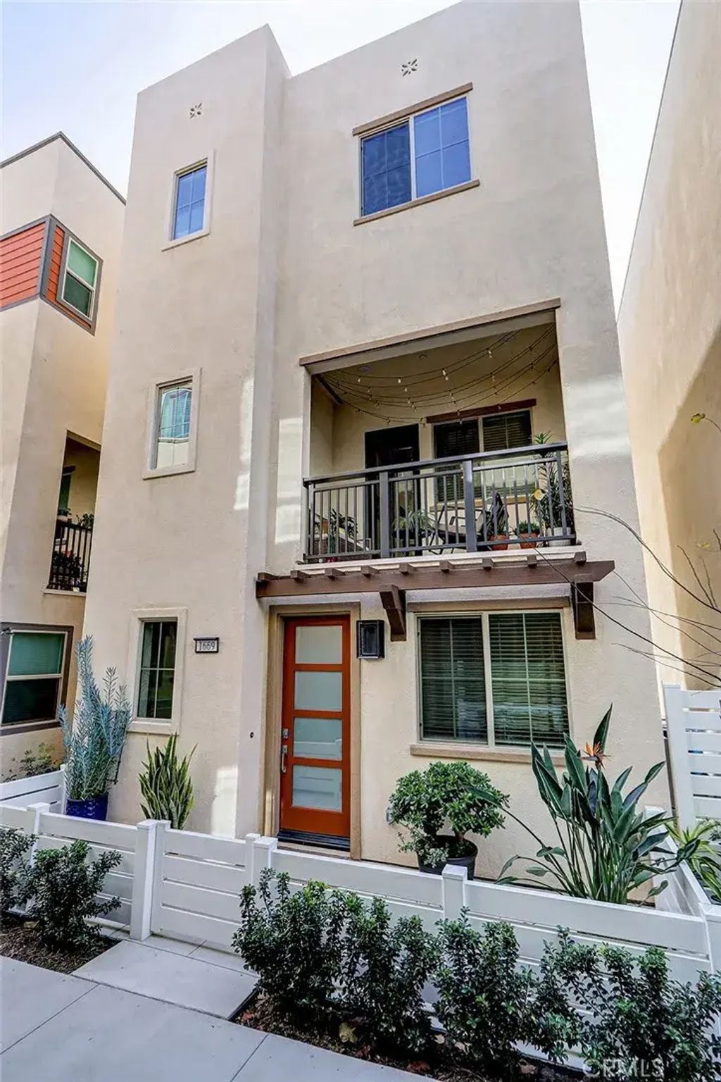 1669 Yorktown, San Pedro