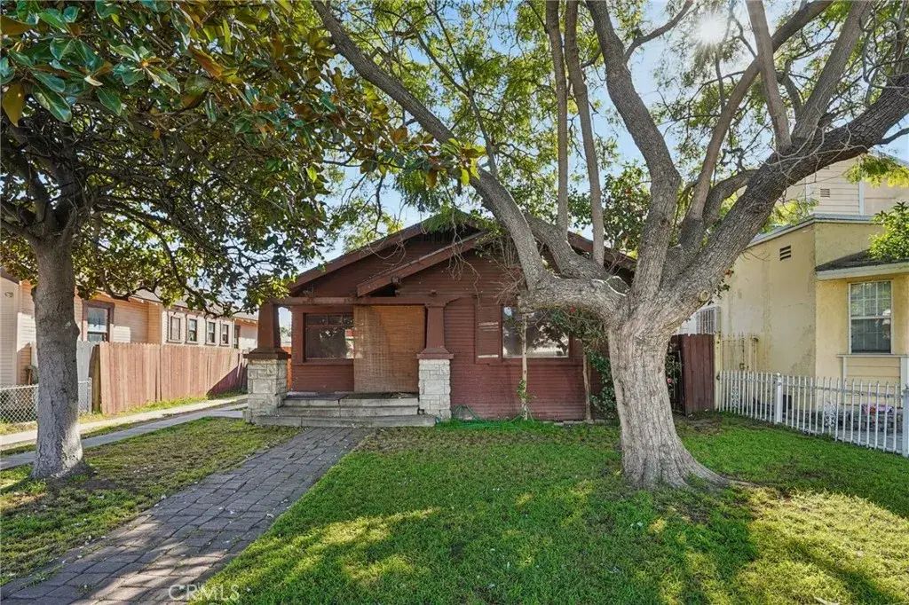 1334 E 9th Street East, Long Beach