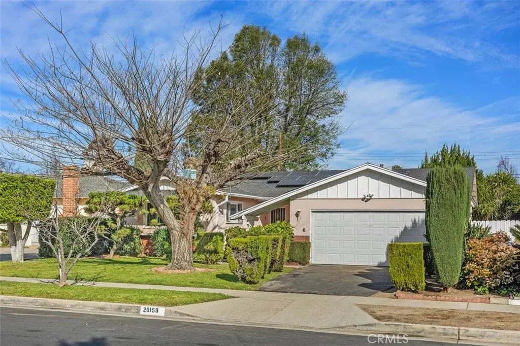 20159 Londelius Street, Winnetka