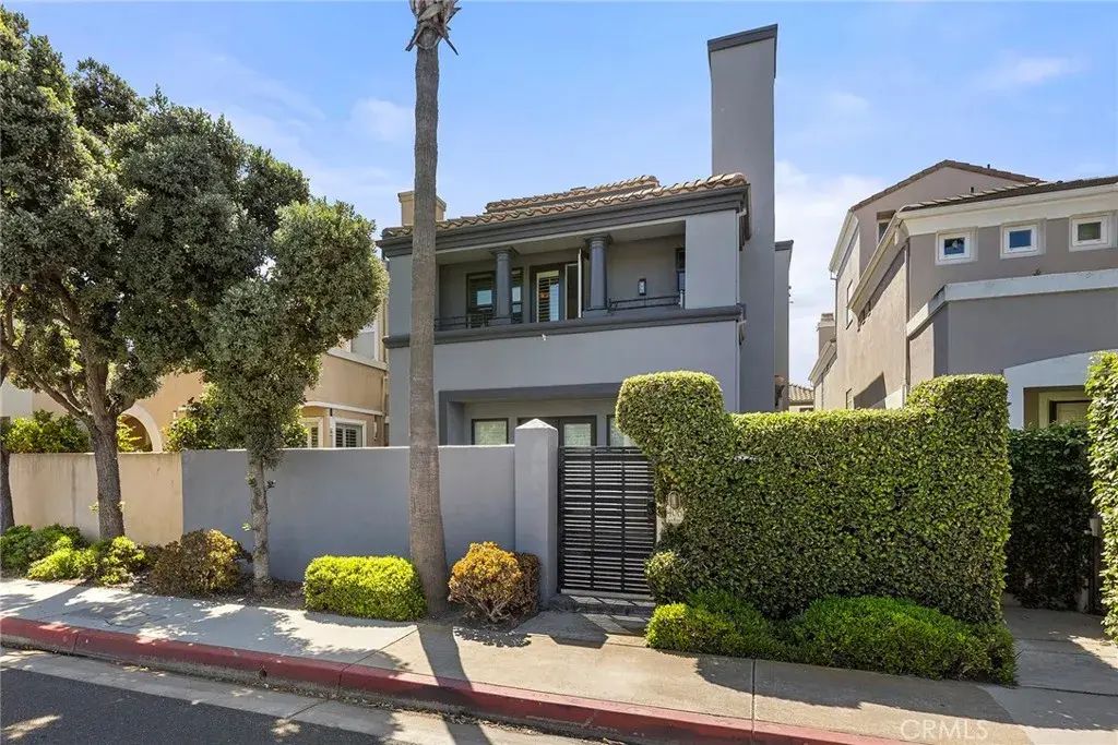 406 Goldenwest Street, Huntington Beach