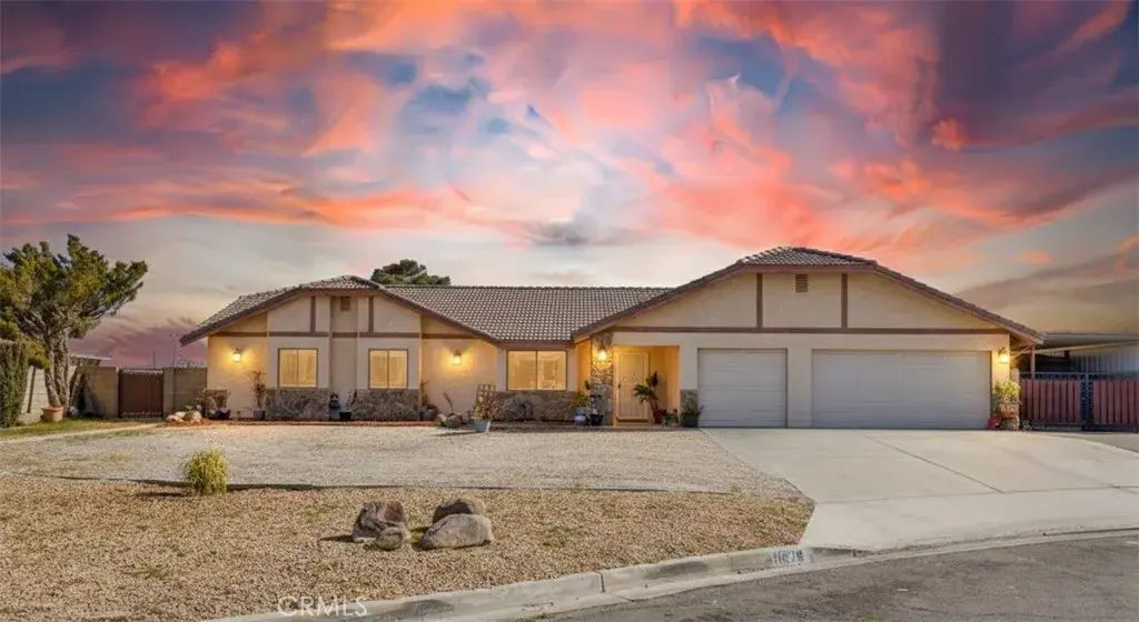11679 Winterhawk Way, Apple Valley