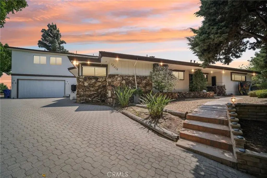 12218 Sarazen Place, Granada Hills