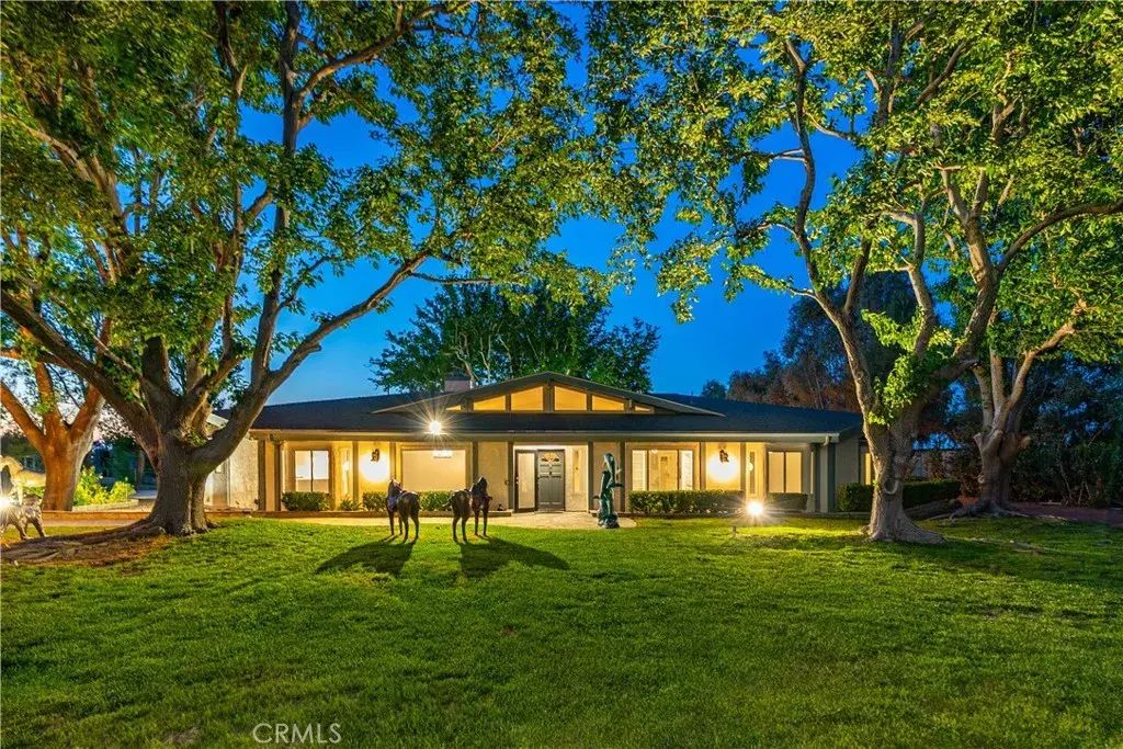 2755 W Avenue North, Palmdale
