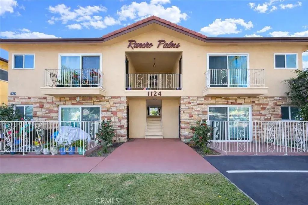 1124 W Huntington Drive 2, Arcadia