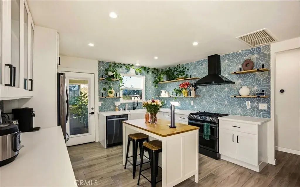 1395 Sunset, Pasadena