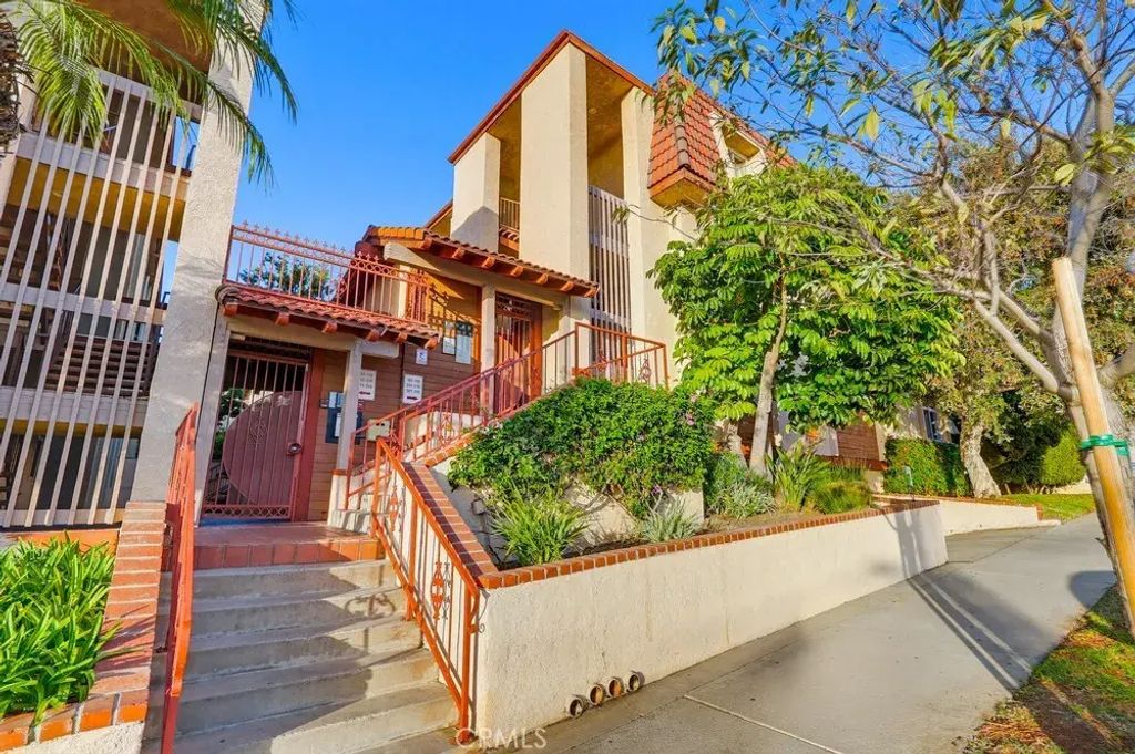 2101 E 21st 306, Signal Hill