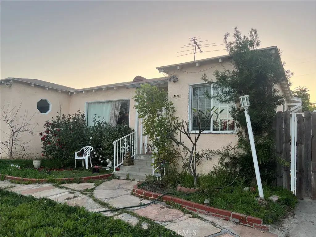 2133 Westminster, Alhambra
