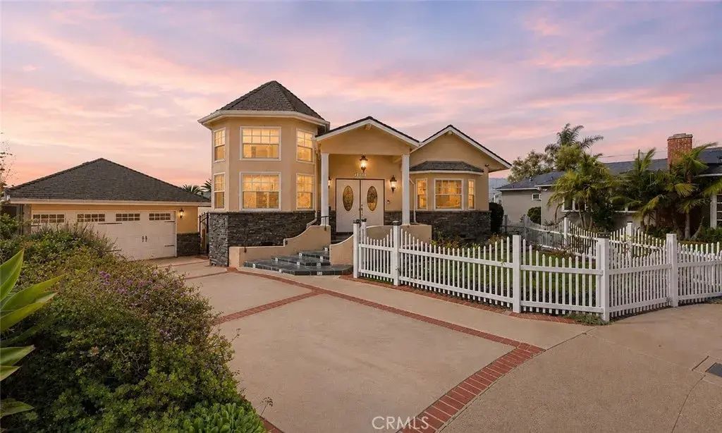 12317 Navy Street, Los Angeles