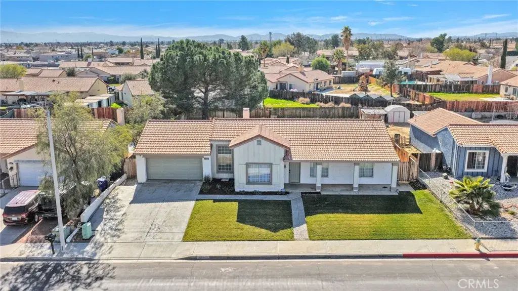 13641 Luna Road, Victorville