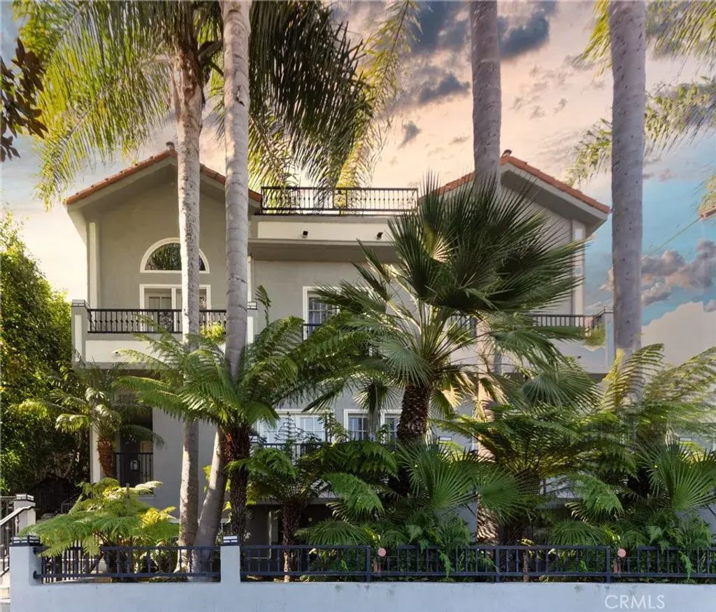 1615 Stoner Avenue 3, Los Angeles