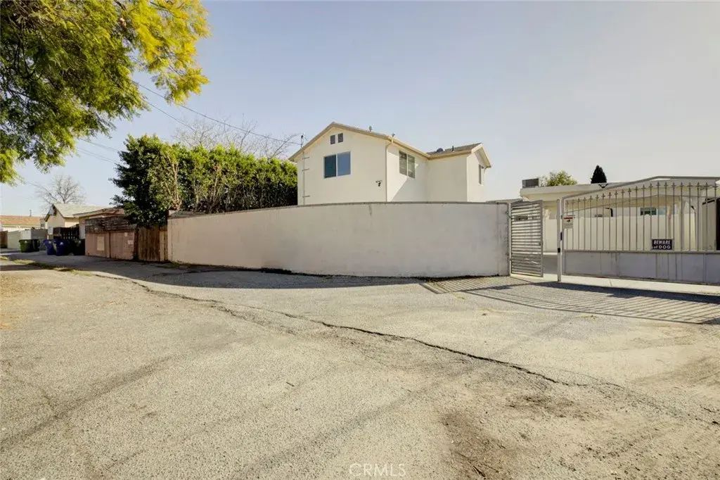 13329 Strathern Street, North Hollywood