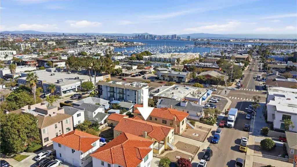 3040 Byron Street, 