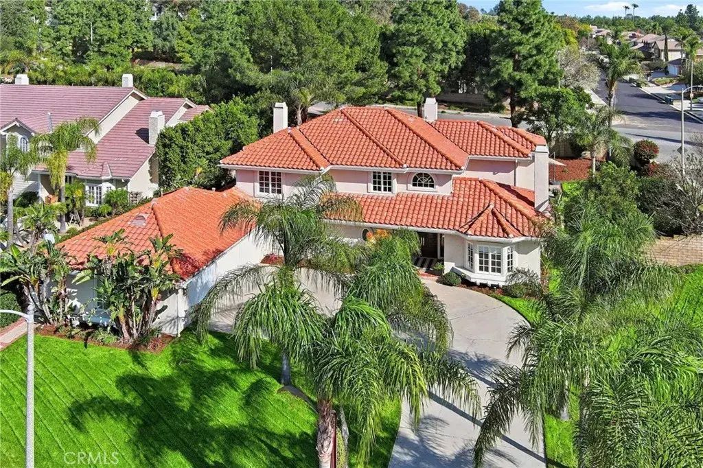11030 Willowbrae, Chatsworth