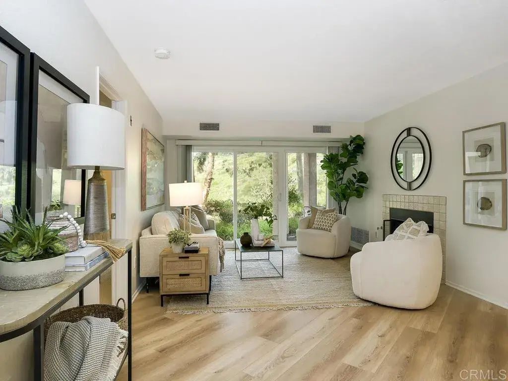 7263 Camino Degrazia 31, 