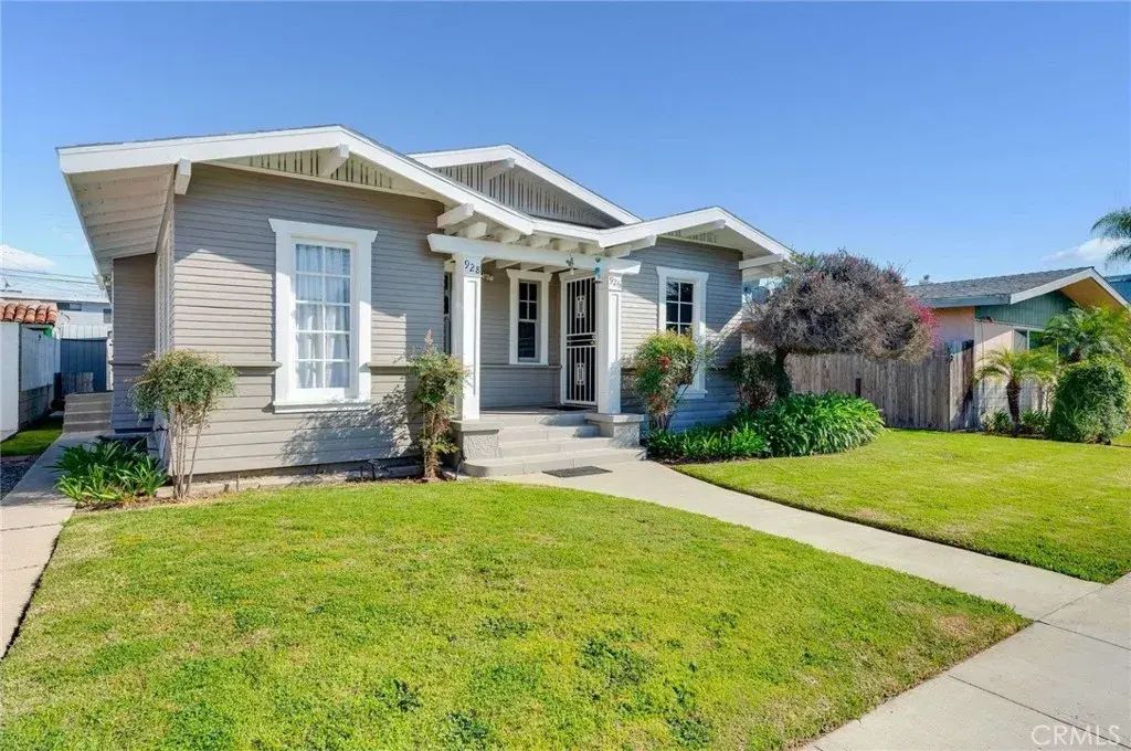926-928 Newport, Long Beach