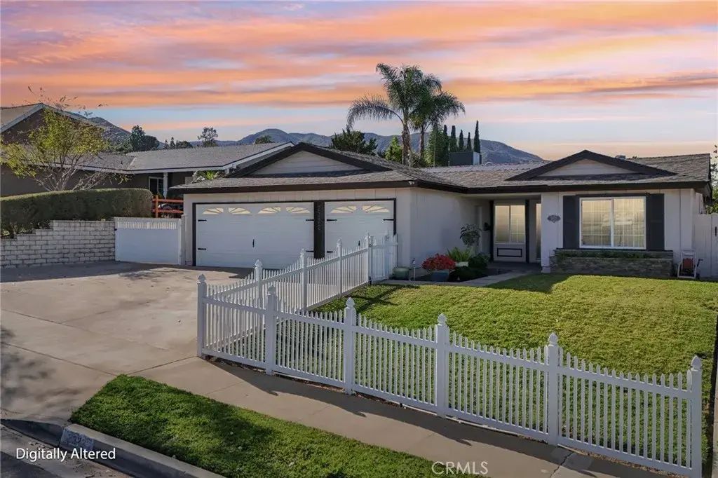 2322 Avenida Del Vista, Corona