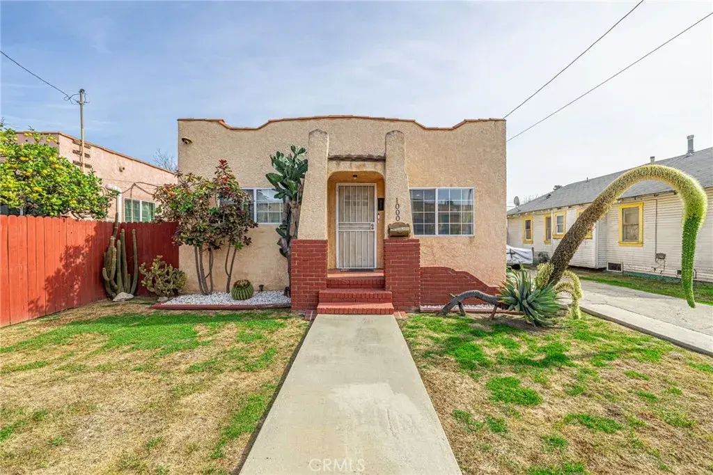 1000 N Mayo, Compton
