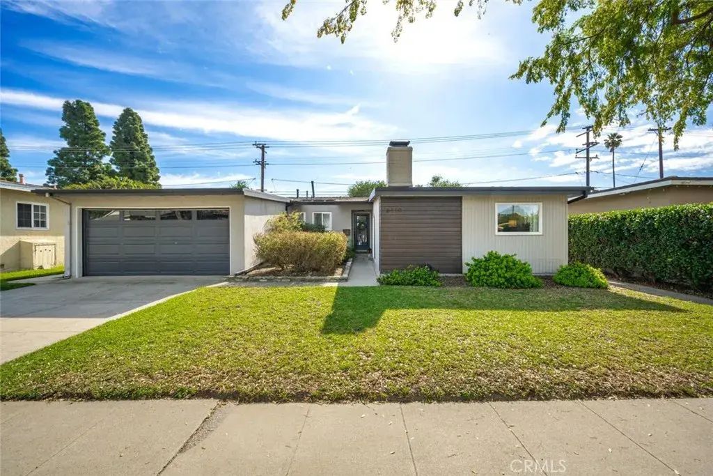 6110 E Walton Street, Long Beach