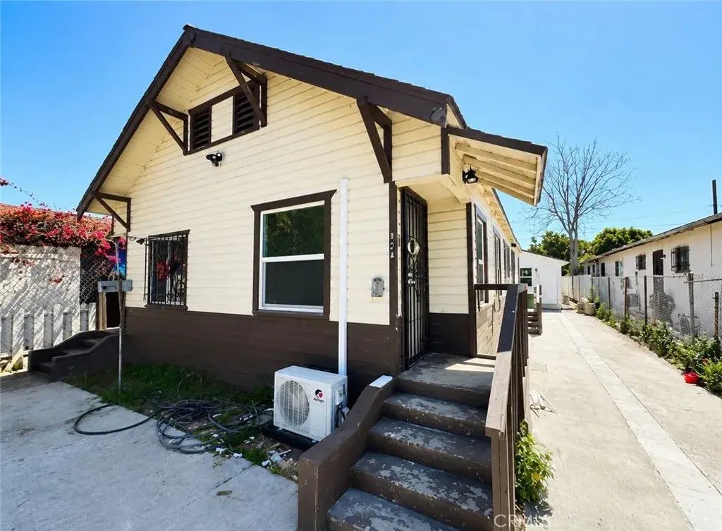924 E Lanzit, Los Angeles