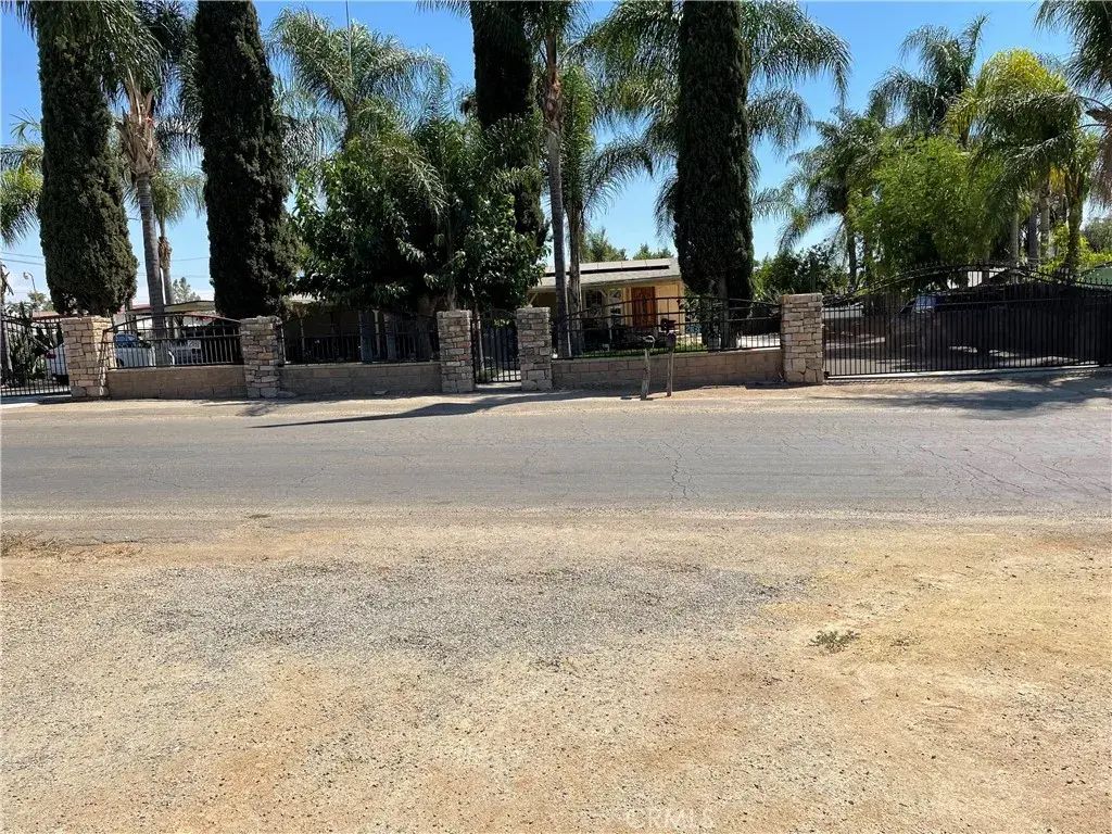 21131 Martin, Perris