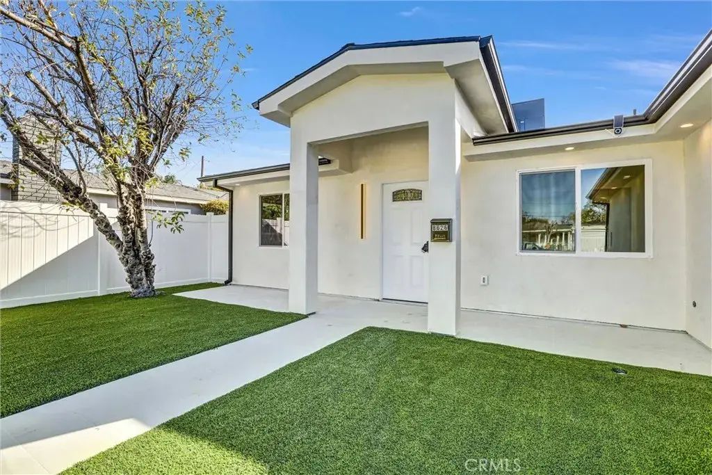 8626 Lubao Avenue, Winnetka