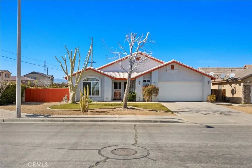 8910 Newcastle, Hesperia