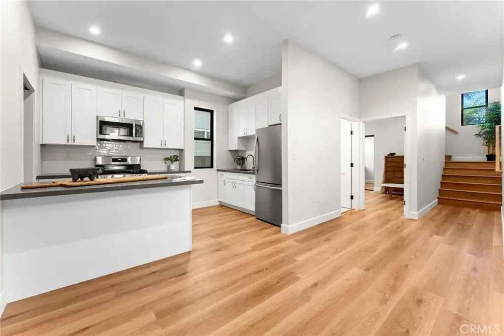2430 E 7th Street, Long Beach