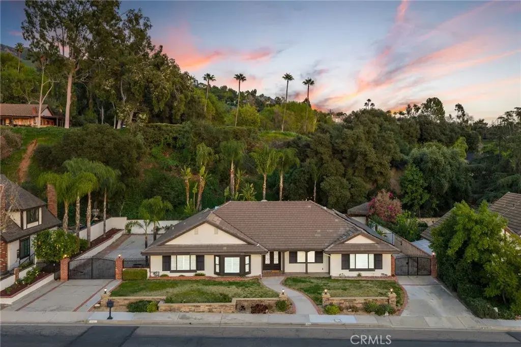 514 N Valley Center Avenue, Glendora