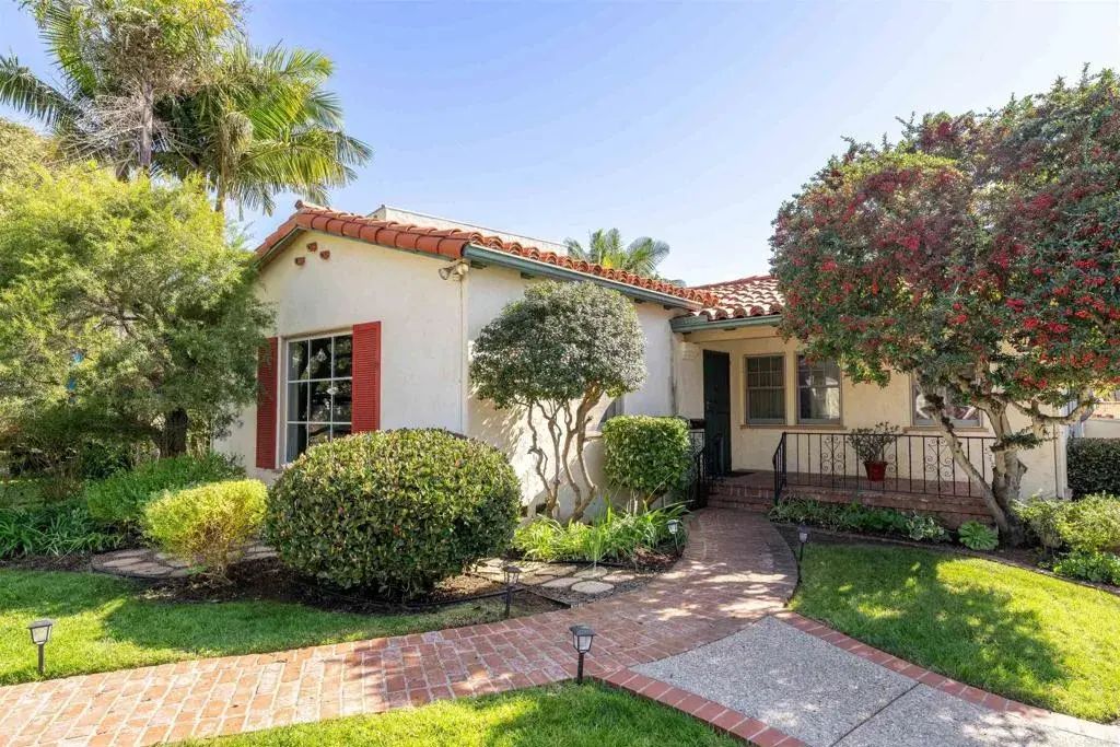 2689 Narcissus Drive, 18th Unit (18U)