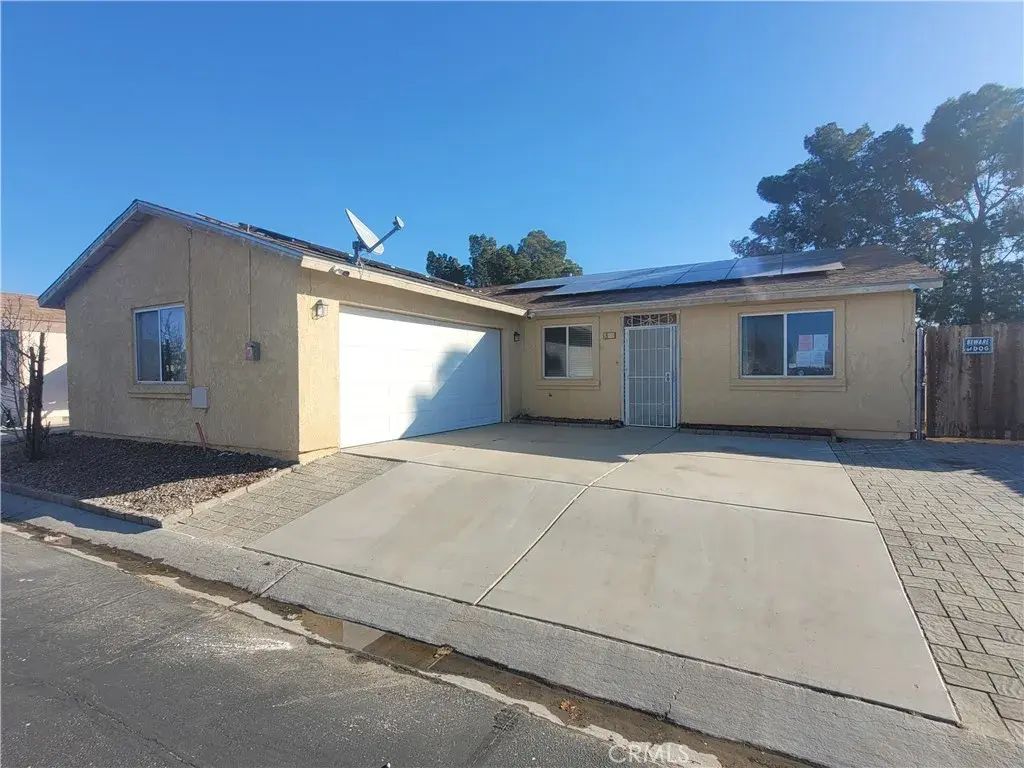 25064 Avenida Laredo, Barstow