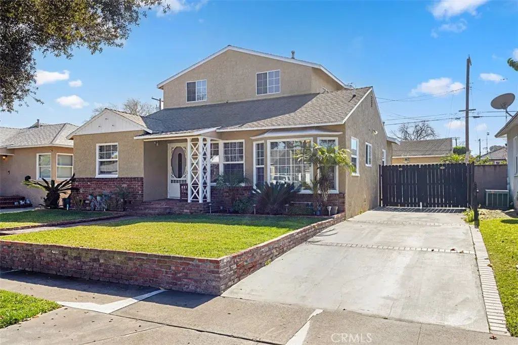 6008 Village Road, Lakewood