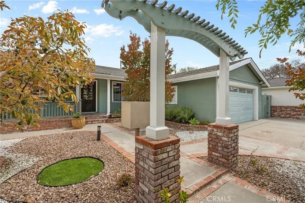 6911 E 10th, Long Beach