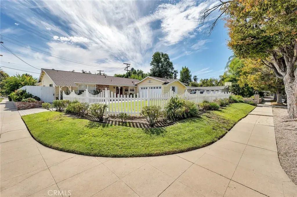 23230 Bigler Street, Woodland Hills